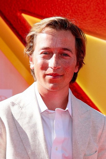 Skyler Gisondo Poster